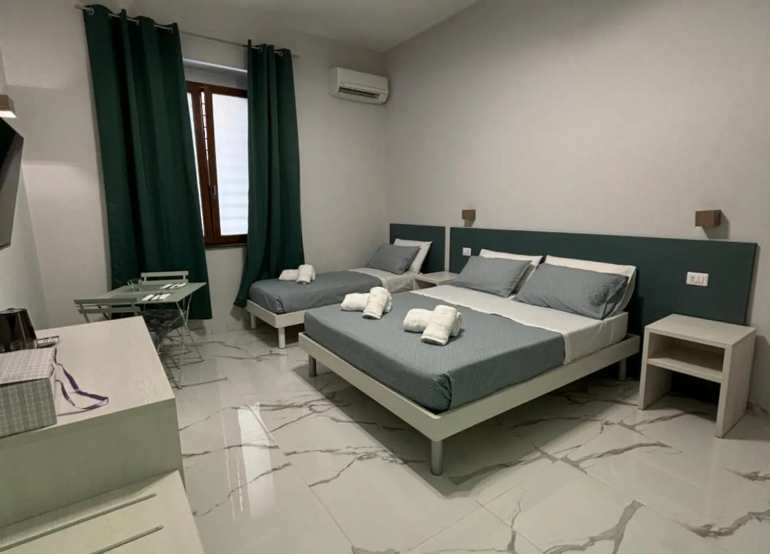 Bed & Breakfast B&B Cadifra Portapiccola Naples Italy