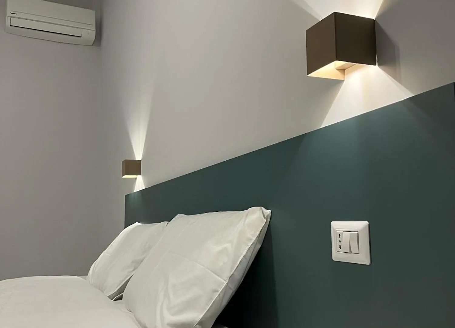 B&B Cadifra Portapiccola Naples Bed & Breakfast